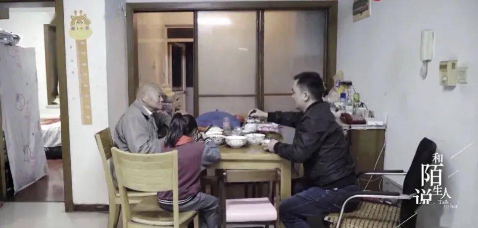 湖南失能老人300萬，挑戰(zhàn)與機(jī)遇并存，湖南失能老人挑戰(zhàn)與機(jī)遇并存，關(guān)照300萬需要與社會(huì)機(jī)遇共舞